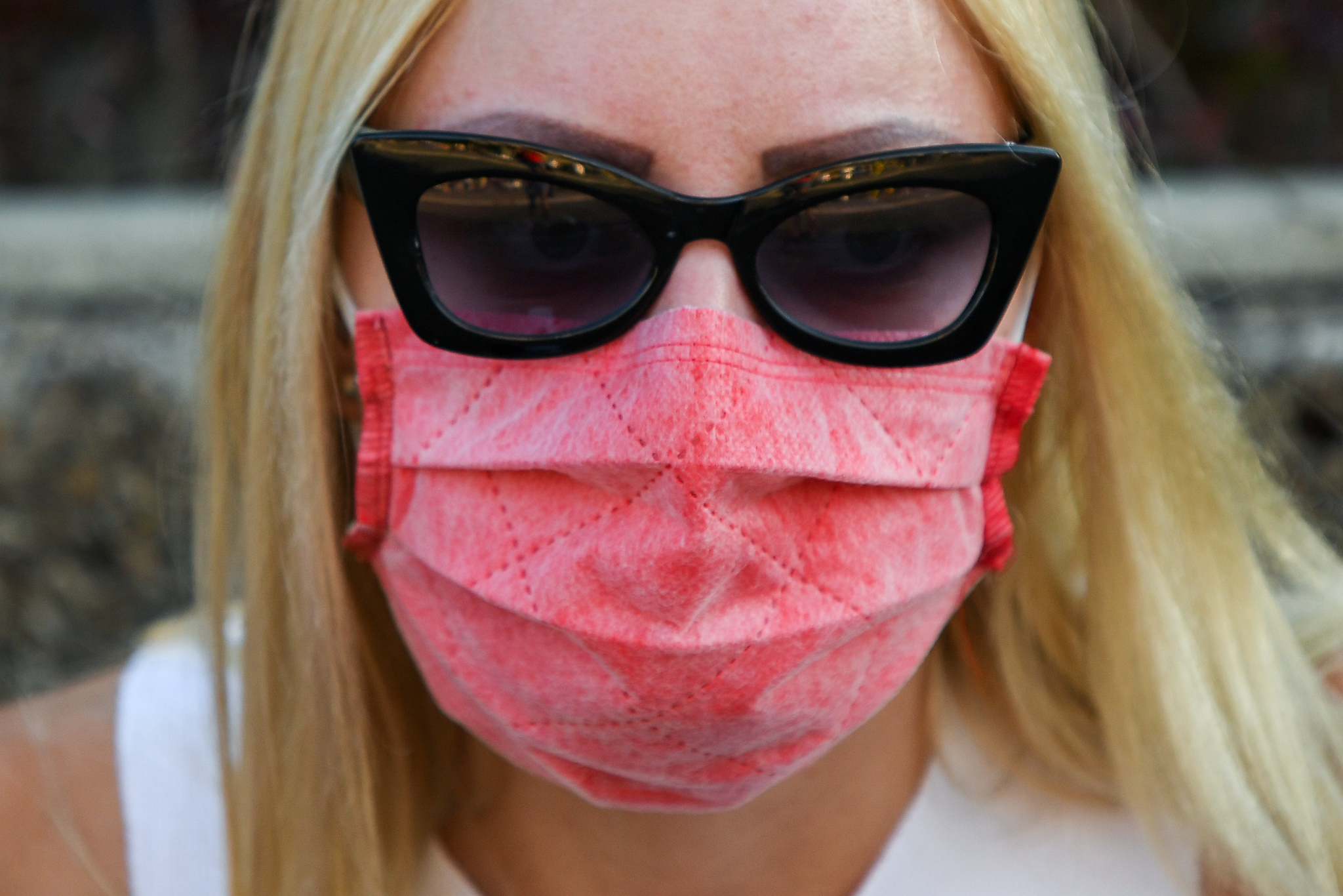 Demonstranti pod maskama