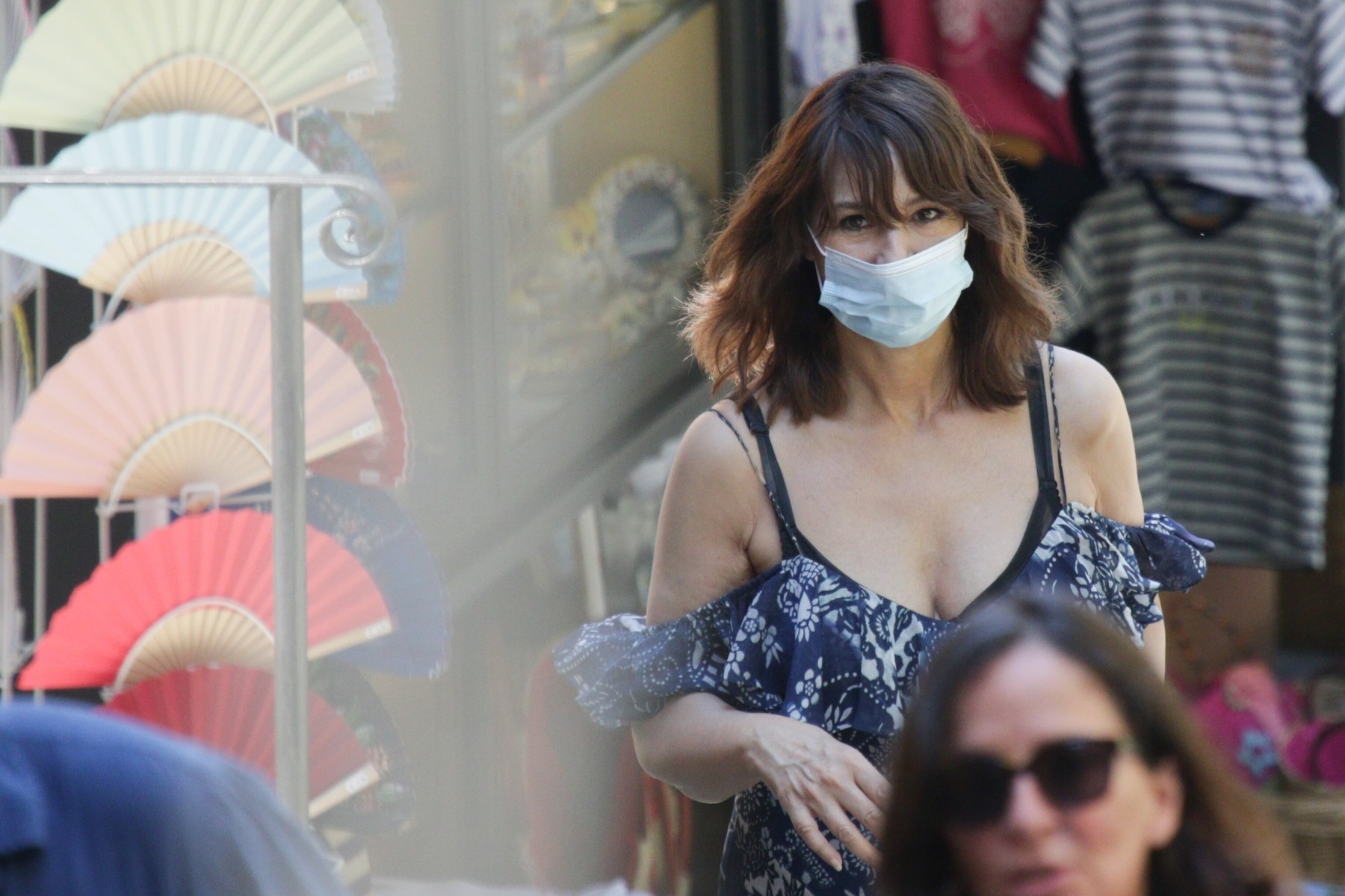 *EXCLUSIVE* PICTURES TAKEN ON 27/07/2020 - Italian Actress Monica Bellucci is seen wearing a protective face mask while pictured out with her daughter Léonie shopping in Bellagio.