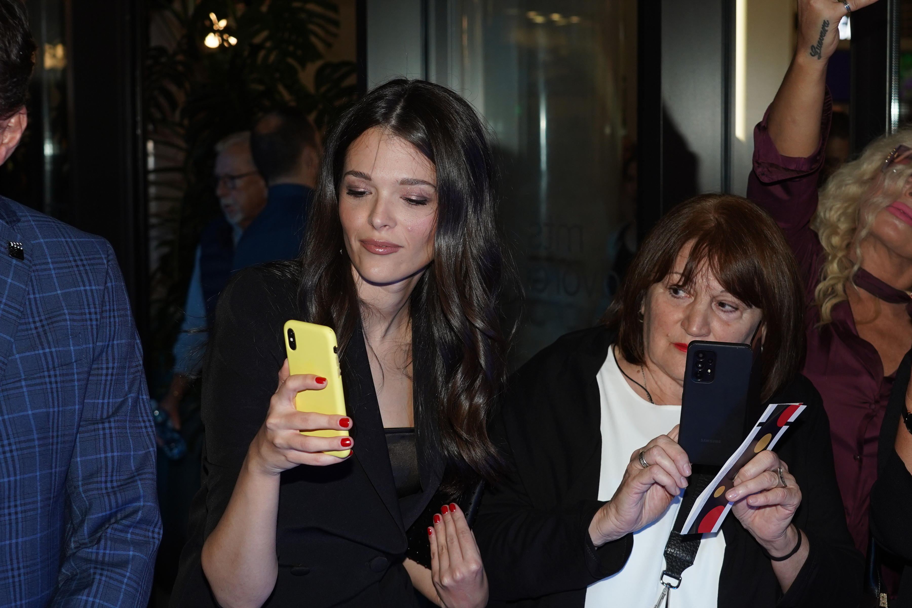 The premiere of the film "Guardians of the Formula" directed by Dragan Bjelogrlic was held at the MTS Dvorana.Premijera filma "Cuvari formule" reditelja Dragana Bjelogrlica odrzana je u mts Dvorani.