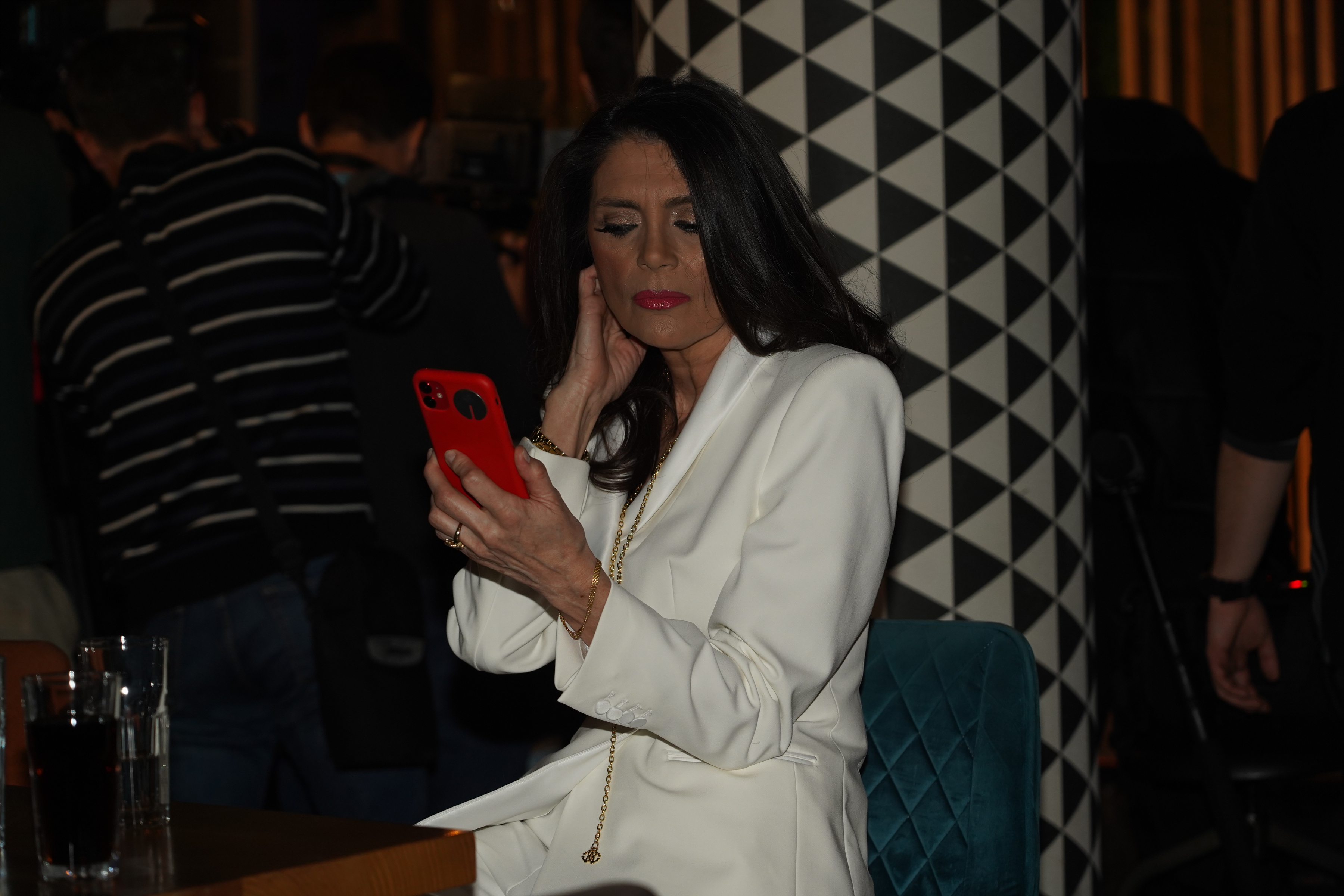 Participants of the entertainment and pop music festival Beogradsko prolece gave statements to the media in the Lisbon bar in the mts hall.Ucesnici festivala zabavne i pop muzike Beogradsko prolece su davali izjave za medije u Lisabon baru u mts dvorani.