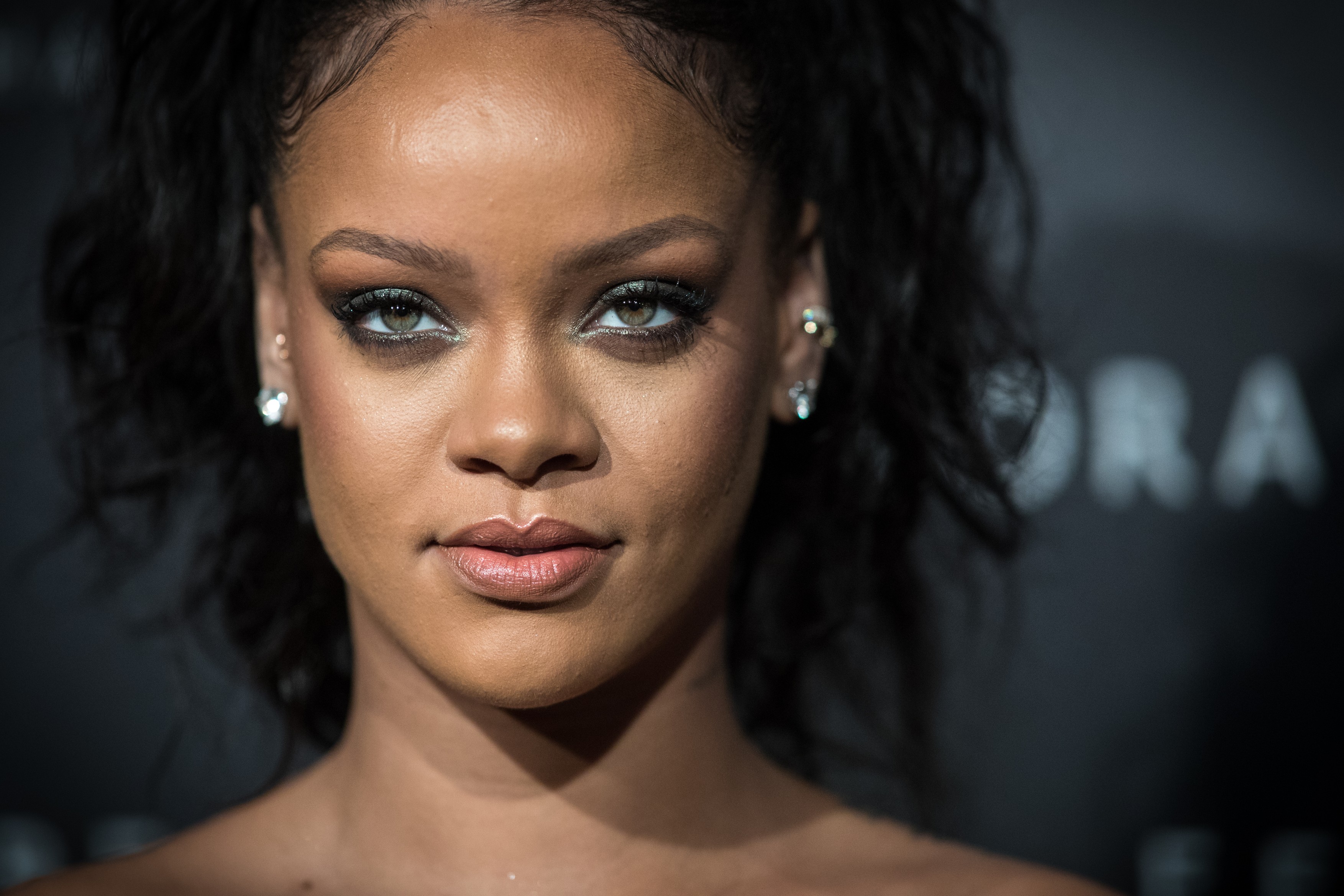 Rihanna ŕ la soiree "Fenty Beauty by Rihanna" aux Jard