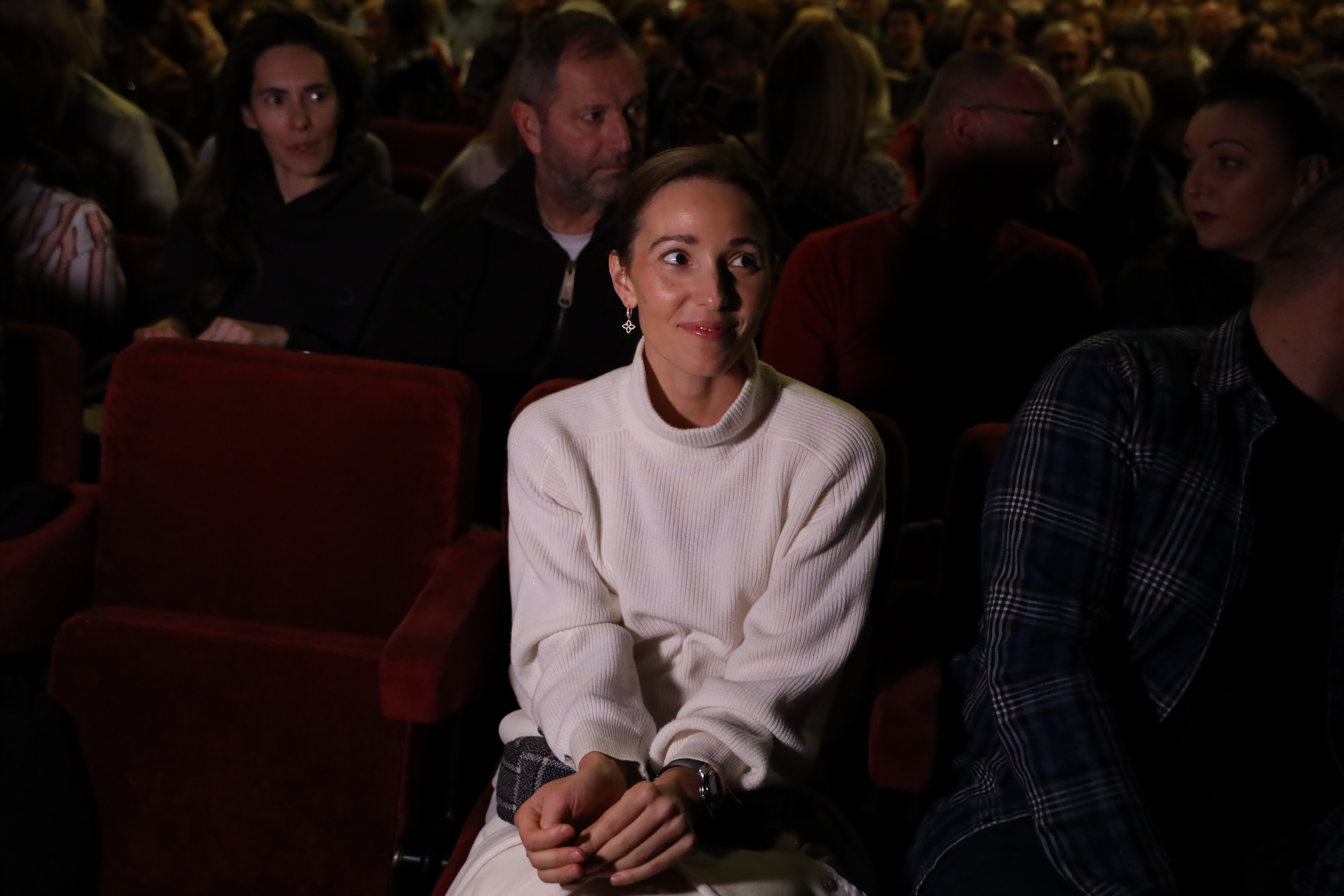 The premiere of the cabaret play "Ceznem da vam kazem", authored by Milorad Damjanovic, was held in the Vuk Theater.Premijera kabaretske predstave "Ceznem da vam kazem", autora Milorada Damjanovica, odrzana je u Teatru Vuk.