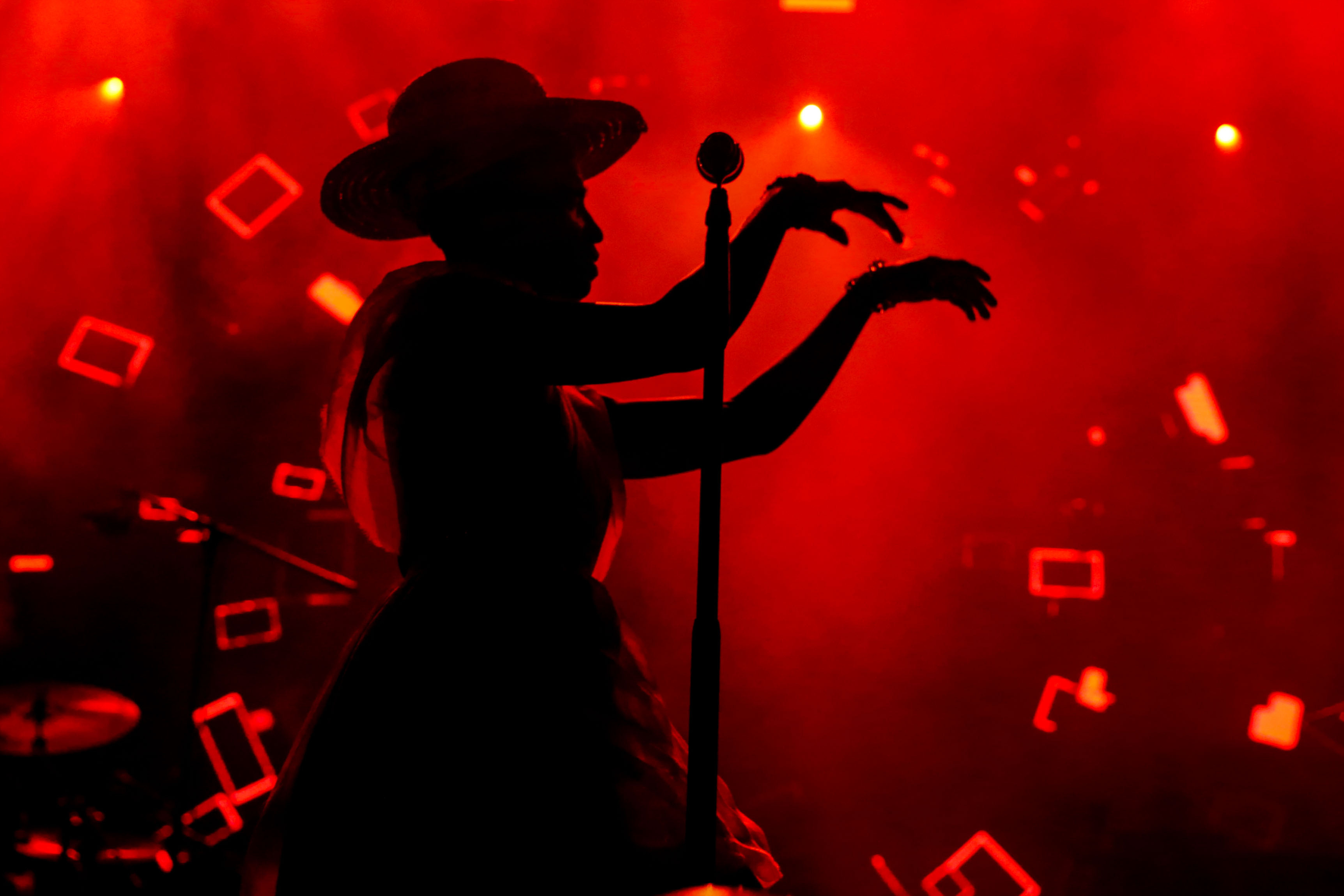 One of the most significant and longest-running bands of the British electronic scene, the legendary Morcheeba, performed at the OpenAir Corner of Luka Beograd.