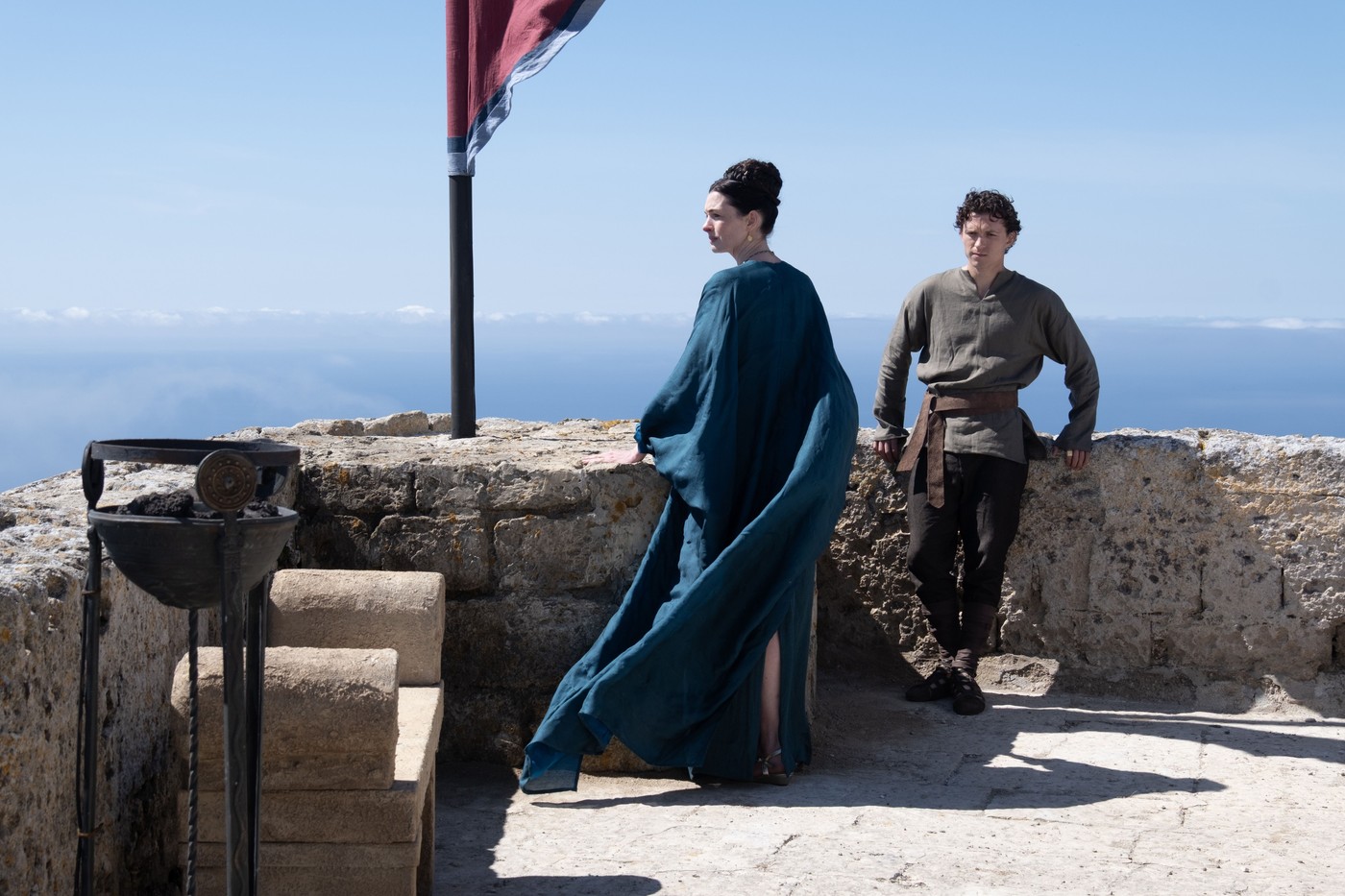 ANNE HATHAWAY and