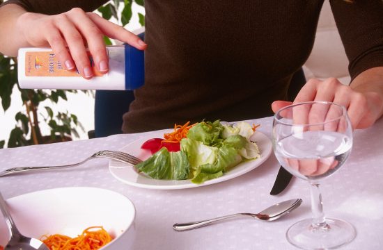 ispijanje vode tokom jela