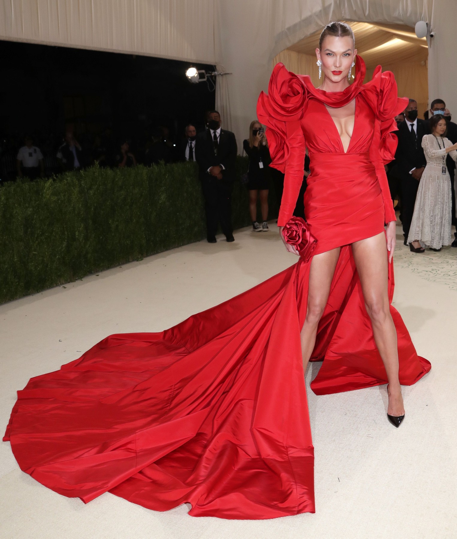 crvena haljina