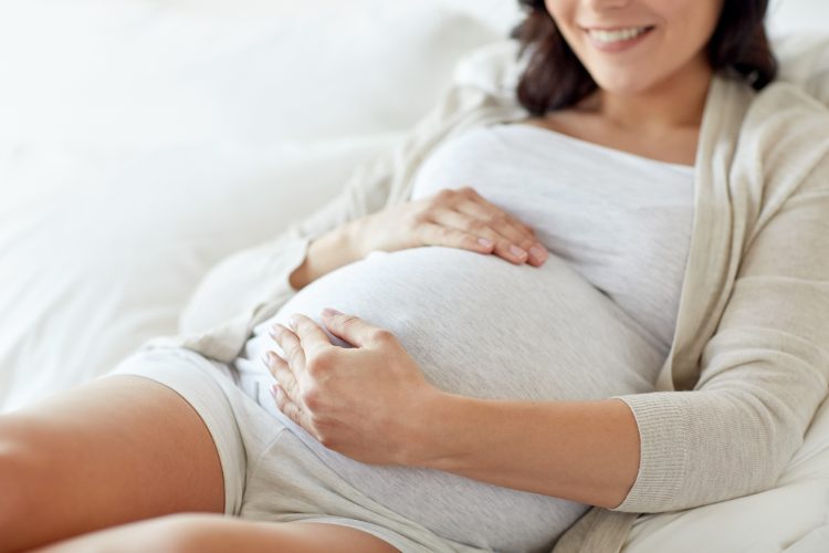 Trudnica, trudna žena, stomak