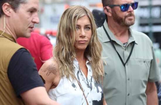 Dženifer Aniston